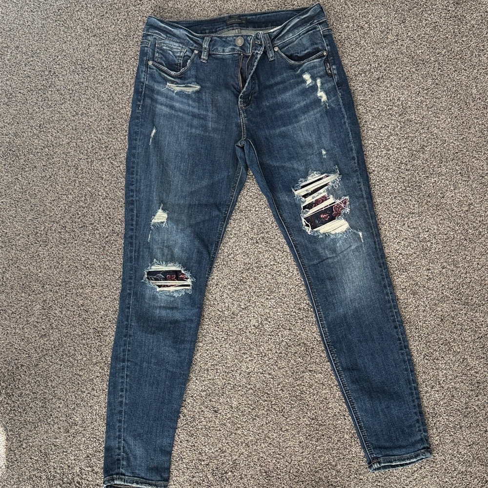 Silver Avery Jeans Dark Blue Distressed Skinny Jeans